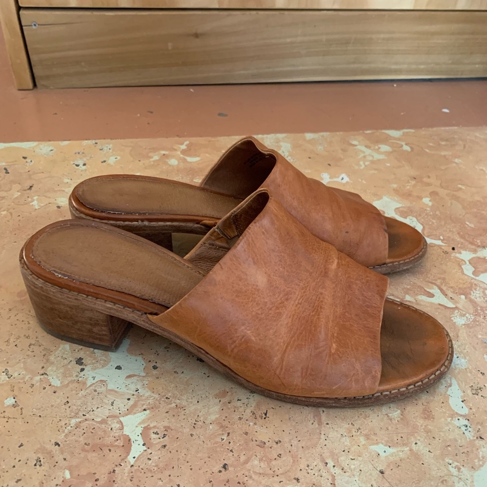 Frye Cindy Block Heel